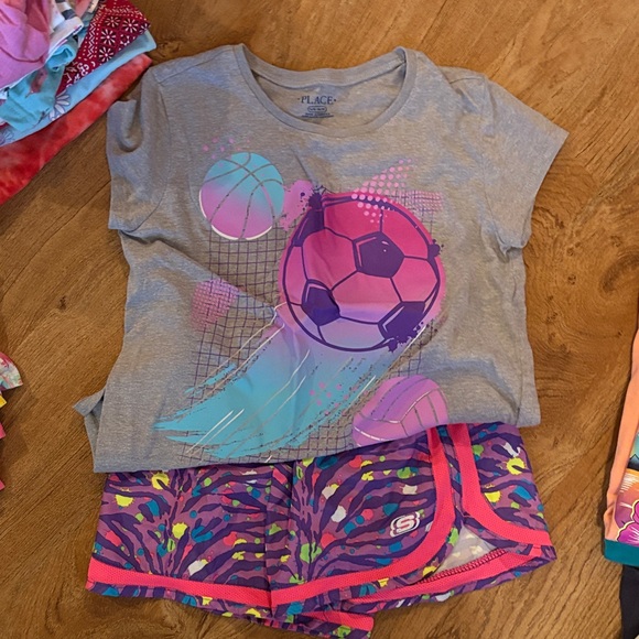 Girls Size 10-12 Mixed Tops and Shorts Bundle - Picture 5 of 8